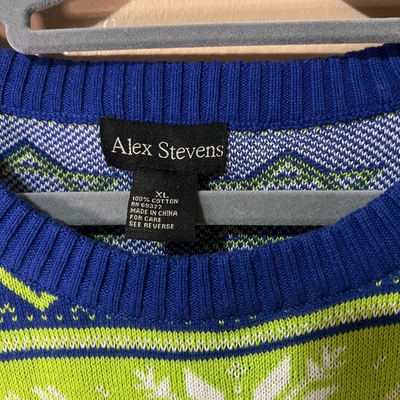 Stylish Green and Blue Crewneck Sweater - Picture 3 of 3